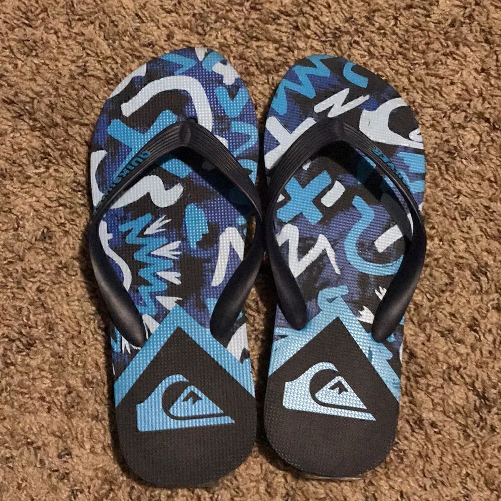Quiksilver flip flops